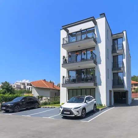 Apartment Elegance Deluxe Studio Varna