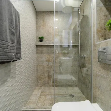 Elegance Deluxe Studio